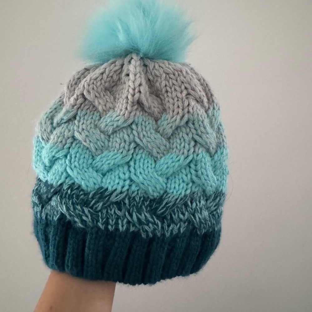 Stylish Knit Beanie with Pom Pom - Teal and Gray